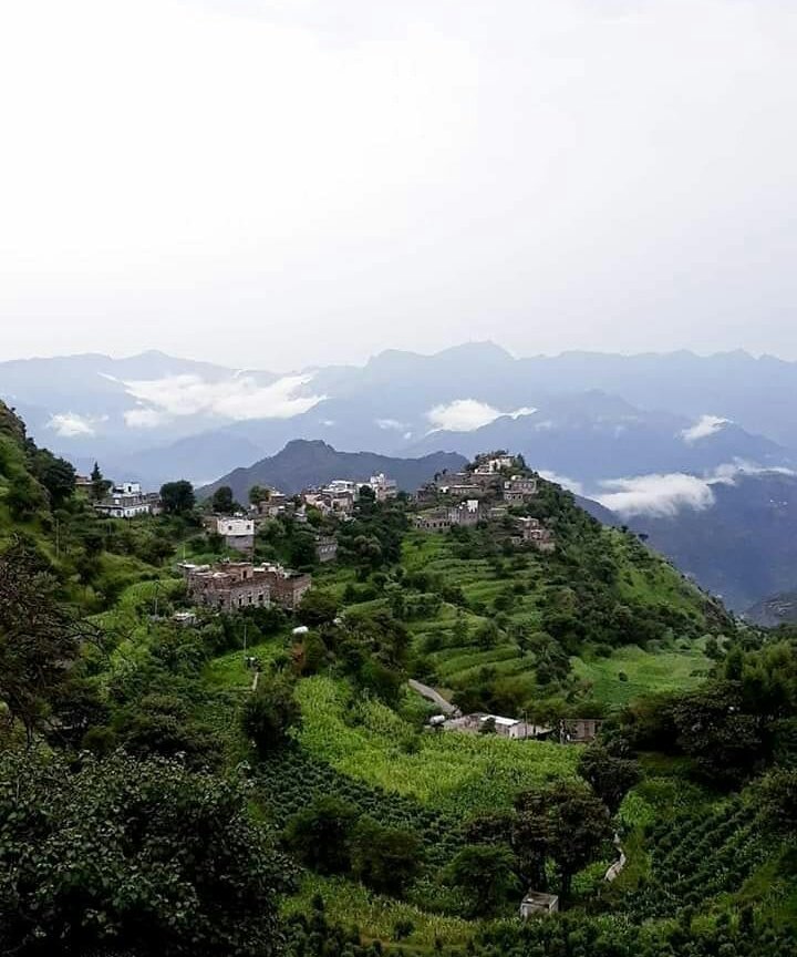 وكان الله لم يخلق مثلها 
#اب عاصمة السياحه اليمنية
كم هيه جميله بلادي 
وطني حماك الله 
#اليمن #عشق #يمنيه