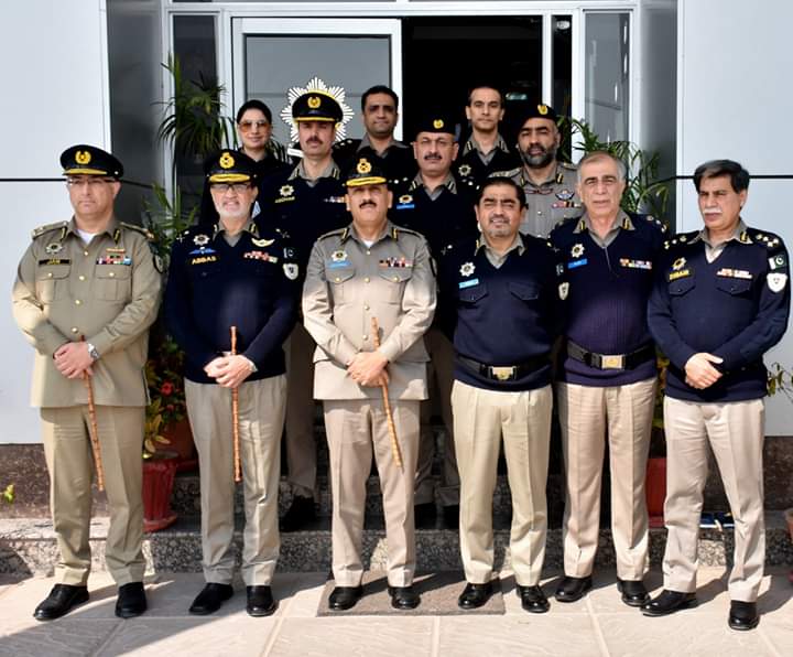 _MotorwayPolice's tweet photo. Central Police Office - 21.2.2020 Farewell address of the outgoing Inspector General, Honorable Mr. A. D. Khowaja who has now been appointed Federal Secretary, Ministry of Narcotics Control. https://t.co/xPpIAhS83q