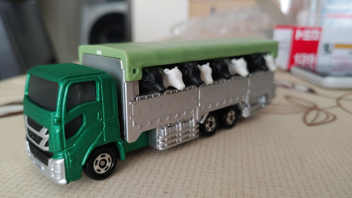 トミカ家畜運搬車