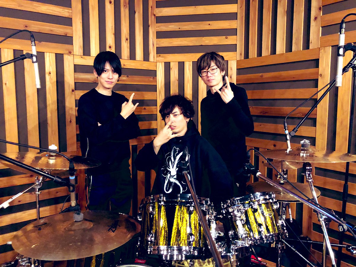 Shin バチくそかっこいい曲を ガチくそかっこよく録れたので ドチャクソ期待しといてください 写真のようなニュアンスです Shin バチくそかっこいい曲を ガチくそかっこよく録れたので ドチャクソ期待しといてください 写真のようなニュアンスです