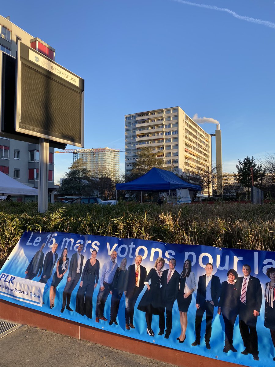 PLR_Thonex's tweet photo. Tout est prêt pour vous accueillir sur notre stand ce matin. Venez rencontrer nos candidats #EM2020 #Thonex #PLR_Thonex https://t.co/MosEQx3aUd