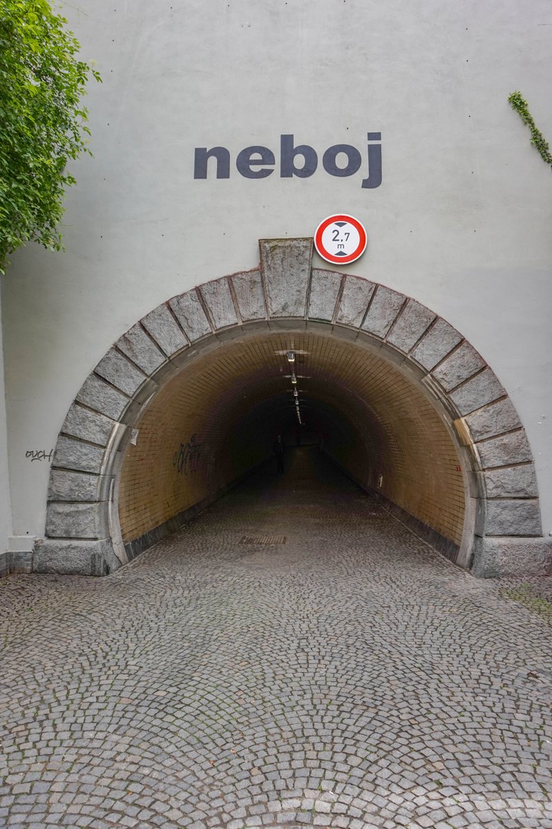 czechbyjane's tweet photo. Under the Vitkov hill is this passage connecting two residential districts - Žižkov and Karlín. Since the tunnel looks quite scary, you have the writing NEBOJ, which means "don't be afraid". I was a bit scary as well but in 5 minutes, you are on the other side :-)⠀⠀⠀ https://t.co/FV67JvyR2C