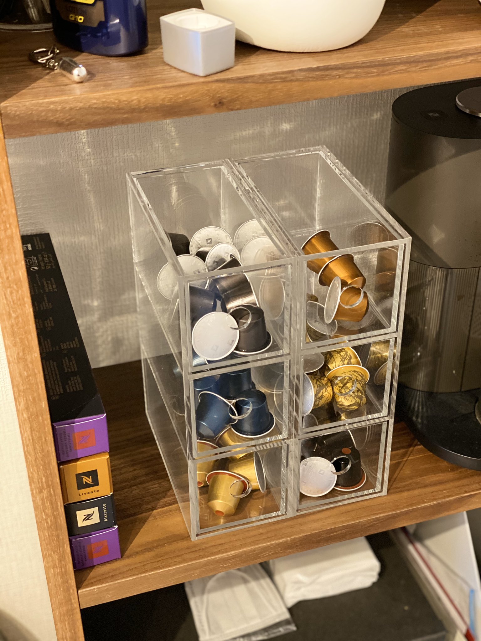 Husqdogs ハスクドッグ 無印のアクリルボックス ネスプレッソのカプセルストックにめちゃくちゃしっくりきた この為につくられたような出来 最高だわこれ ネスレ ネスカフェ ネスプレッソ エスプレッソ