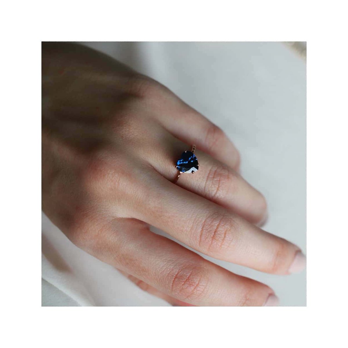 Amore 💙  Kalp Kesim altın yüzüğümüz ile tanışın! pennajewels.com
#love #jewelry #design #jewels #designjewelry #heart #altın #kalp #yüzük #gold #jewellery