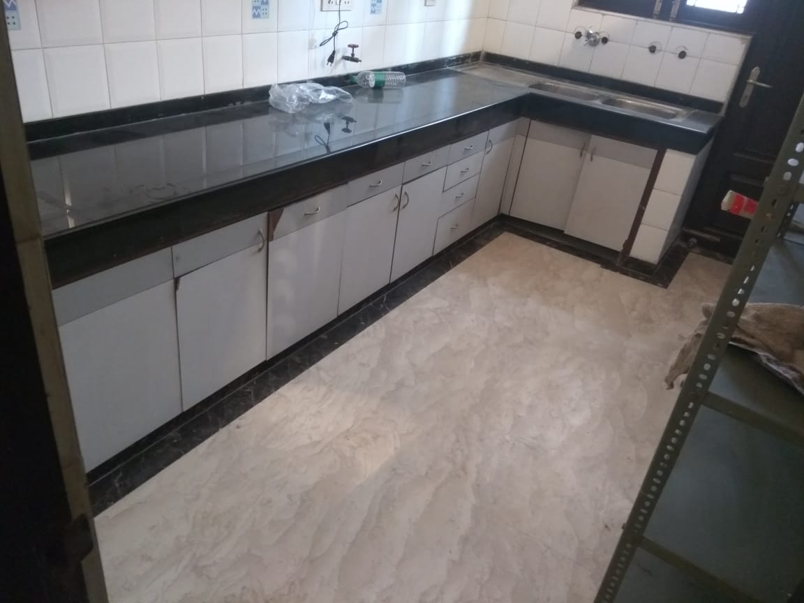 SecondecasaH's tweet photo. Luxurious living space available for rent in DLF phase2 - M block - Near DLF Square for Girls 
Premium rooms available in fully furnished 4bhk,
Available on single /double occupancy.
Contact us at 9958486683

#livingspace #rentalspace #rentalproperty #propertyforrent #secondecasa https://t.co/SERhby6hkw