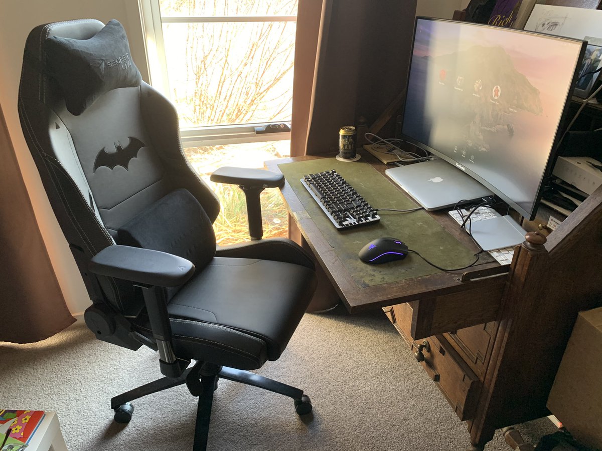 ppym's tweet photo. New @secretlabchairs Bat Chair arrived and ready for action https://t.co/FCx5ZmXpuh