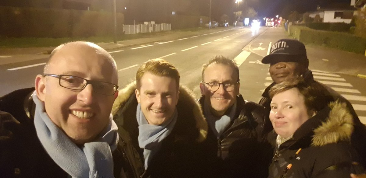 guillaumeduflot's tweet photo. En journée ou en soirée à la rencontre des habitants de notre belle ville d'Amiens, tous mobilisés pour faire gagner l'équipe @Amiens_Ensemble 
#BrigitteFouré2020 https://t.co/2BWbEOOCI3