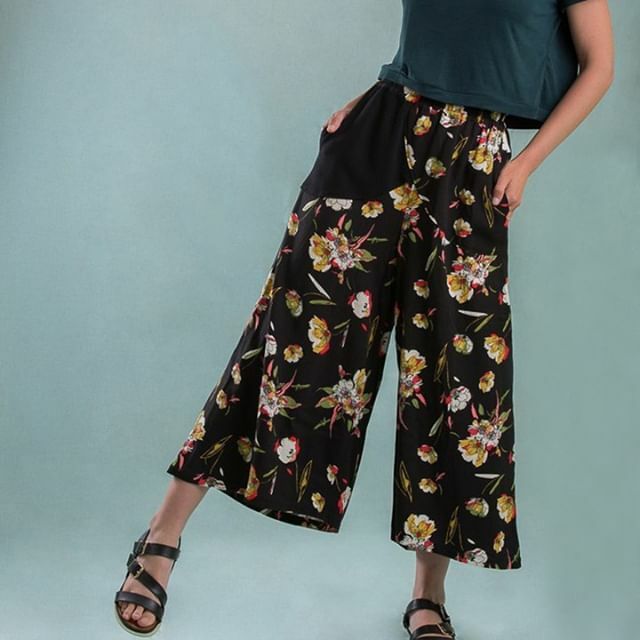 ohmypattern's tweet photo. ✂️ Zoom sur le patron PDF de Joanne de Ready To Sew:
☑️un short ou une jupe-culotte ☑️longueur midi et taille haute élastiquée
☑️avec des poches plaquées
-
#patronpdf #zoompatron #readytosew #patronshort #ideecouture #patronaddict #patroncouture #couture… https://t.co/NGwTZmYlRi https://t.co/1ilDp0io3f