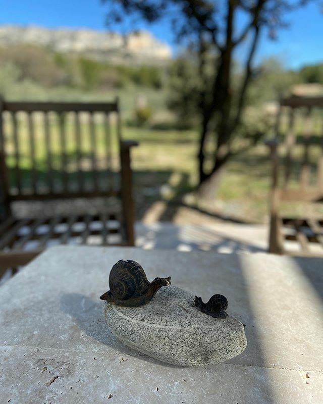 Pause_Luberon's tweet photo. Nous sommes prêts à vous recevoir pour une nouvelle saison qui s’annonce passionnante #chill #relax #detox #locationsaisonniere #airbnb #merindol https://t.co/DtVr90flBl https://t.co/q8mwcbhWq9