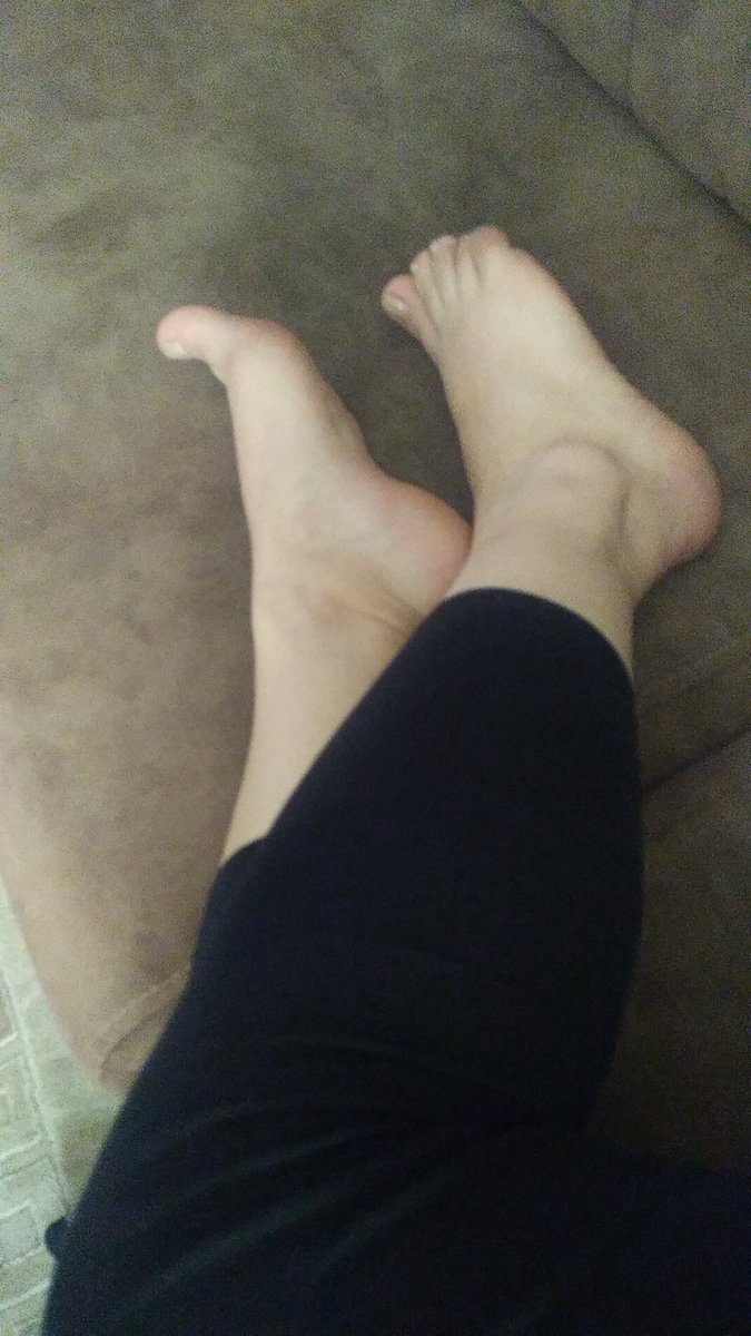 Didime ayaklatım "haydi gidelim" diyor 😘🤗 haydi bakalım. Günaydın sevişgen dostlar 🙇🏼‍♂️
