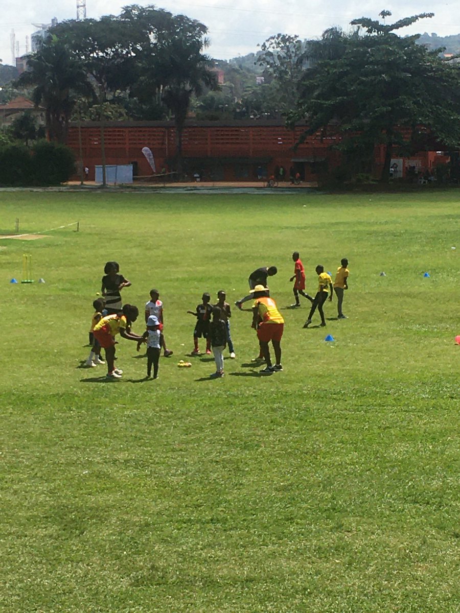 AhumuzaP's tweet photo. ⁦@YondosNaomi⁩ and Team. #Littlestumps. Our kids getting a touch of greatness. https://t.co/X9RjKpBz9Q
