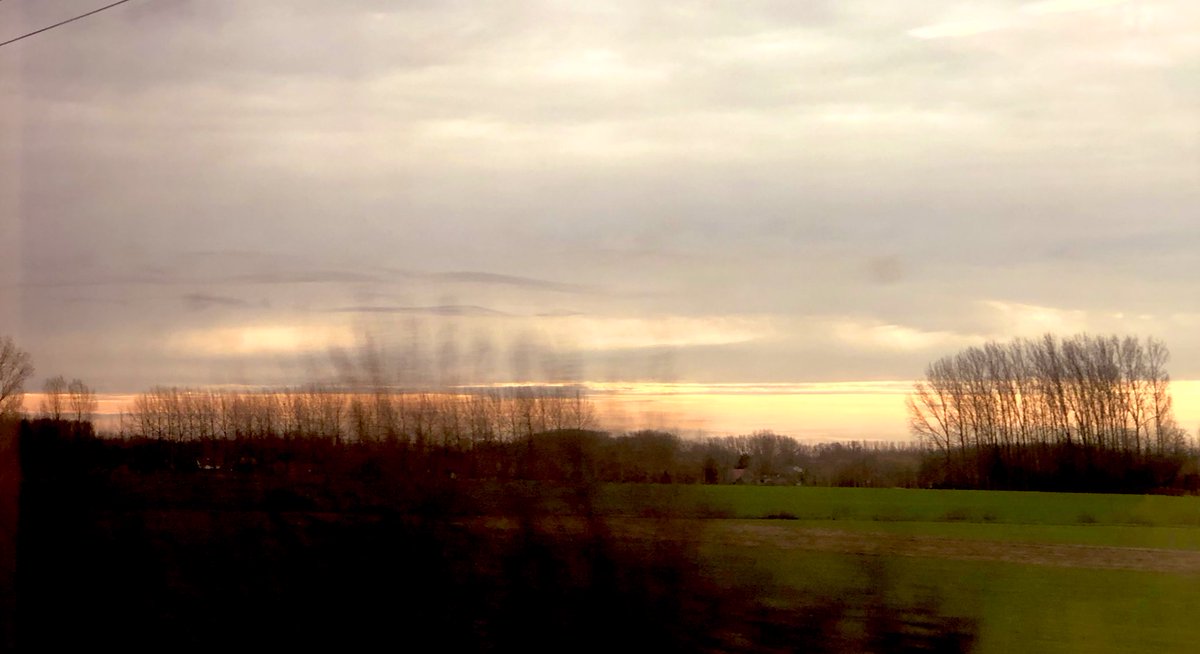 MsAlexBev's tweet photo. Out of office on ✅ good sleep on 🚂 ✅ coffee &amp; porridge ✅ thanks @GWRHelp now trundling along at high speed on @Eurostar #ES9112 which apparently goes at 223km/h enjoying a French sunrise https://t.co/RCXHWaeKAr