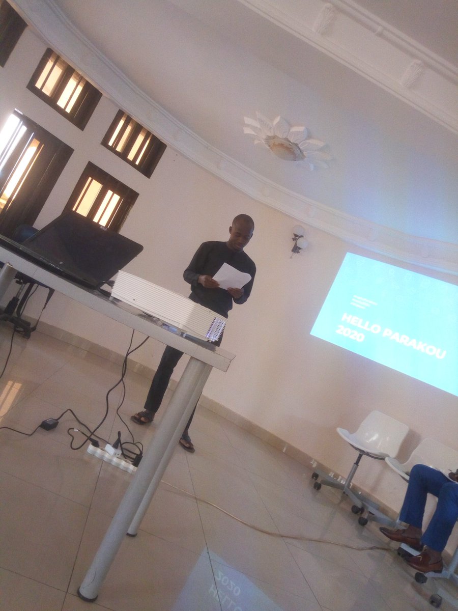 akimbiw's tweet photo. Actuellement à @EtriLabsParakou pour la deuxième édition du #HelloParakou. Cette édition tourne autour du thème : Implication et engagement des acteurs de Parakou dans le numérique au Bénin.
#HelloParakou
#Hello2020
#Wasexo https://t.co/Zk9Yaz6c9q