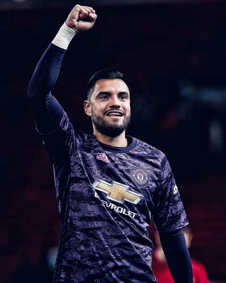  Happy birthday to Sergio Romero        