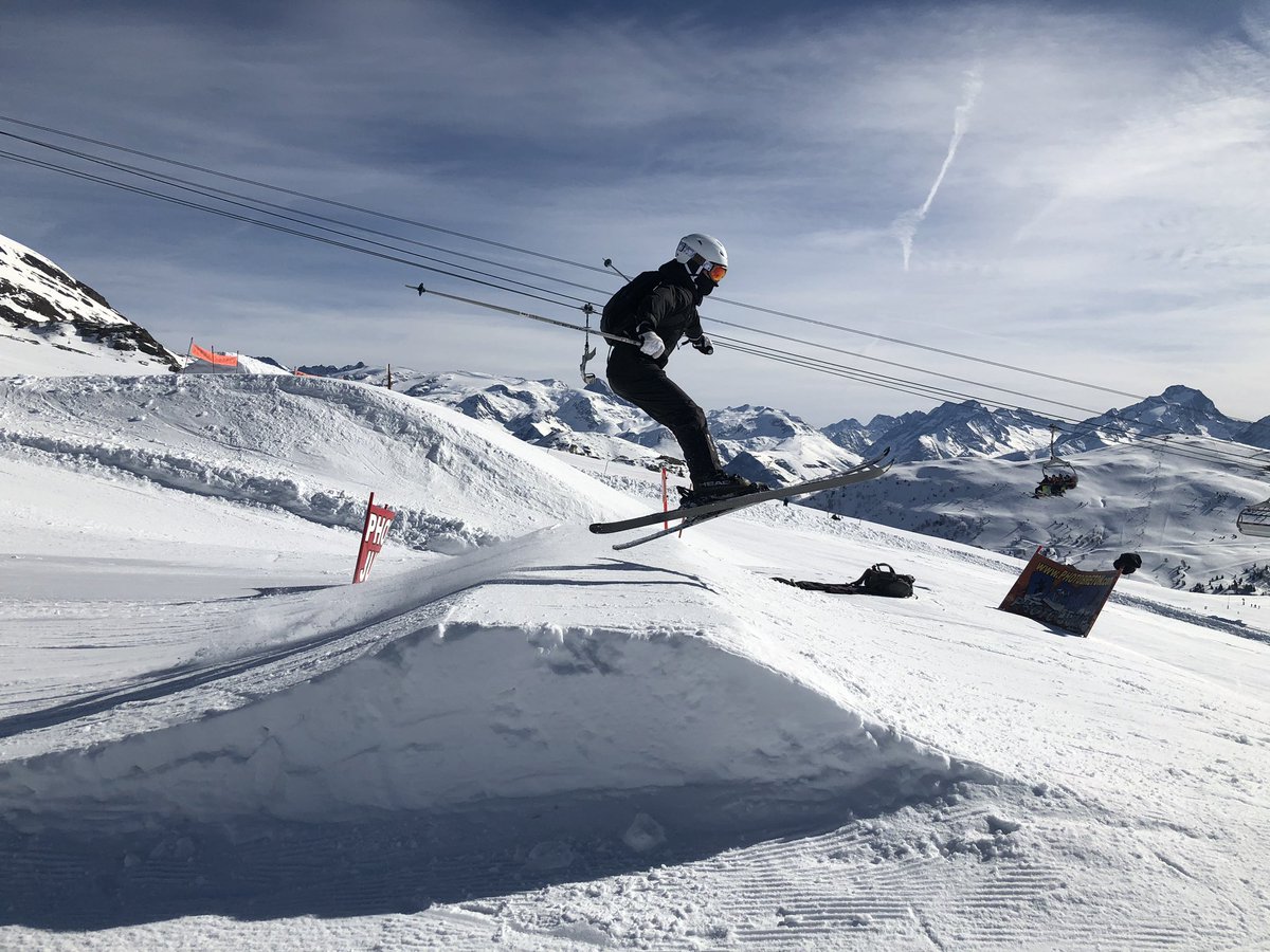 MissLGCole's tweet photo. @LatymerUpper at the jump park. Some pretty impressive air! https://t.co/fsWf5plOnl