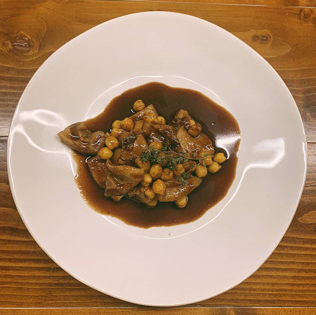 Por petición popular -y por ganas del cocinero- ¡los morros con garbanzos entran en carta!
🐓 #pampinbar #cociñadetempada #cociñadebarrio