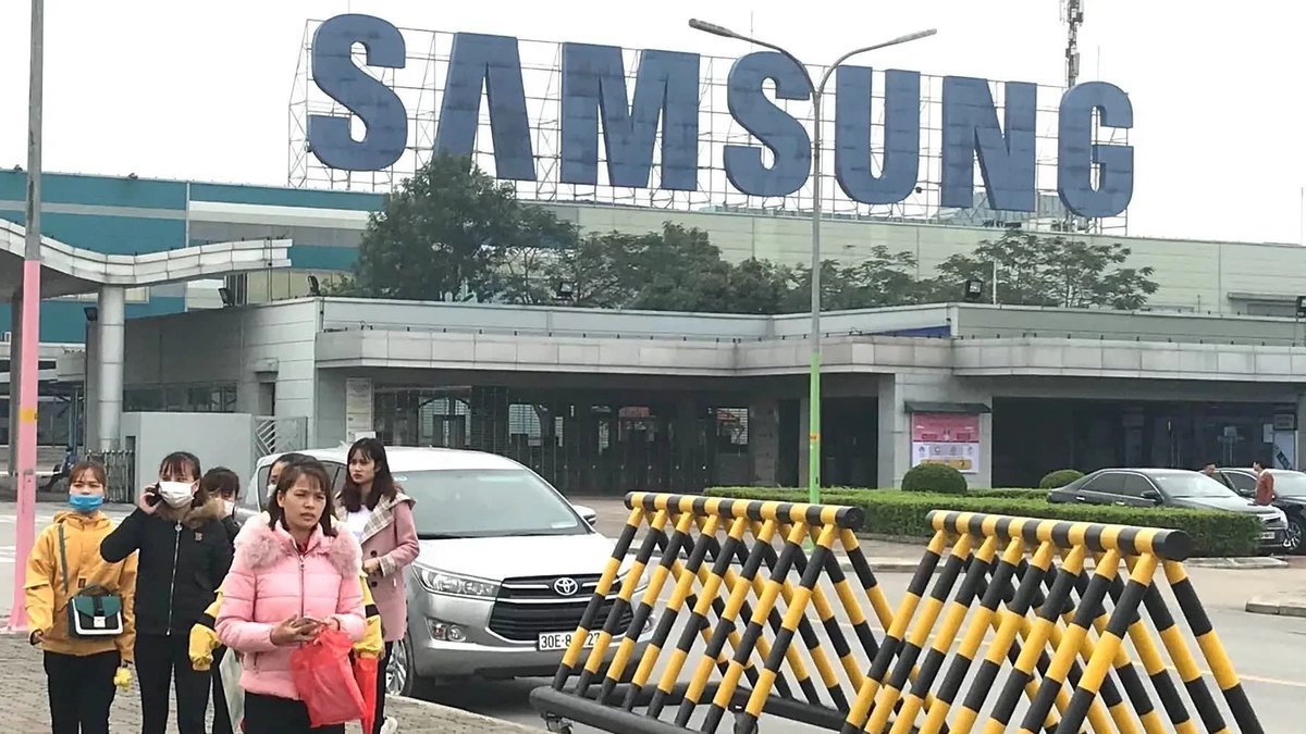 nbntweets's tweet photo. فيروس #كورونا يصيب "#سامسونغ"
https://t.co/0yqRbnVJJw
#Samsung 
#CoronaVirus https://t.co/QR7riG9yJW
