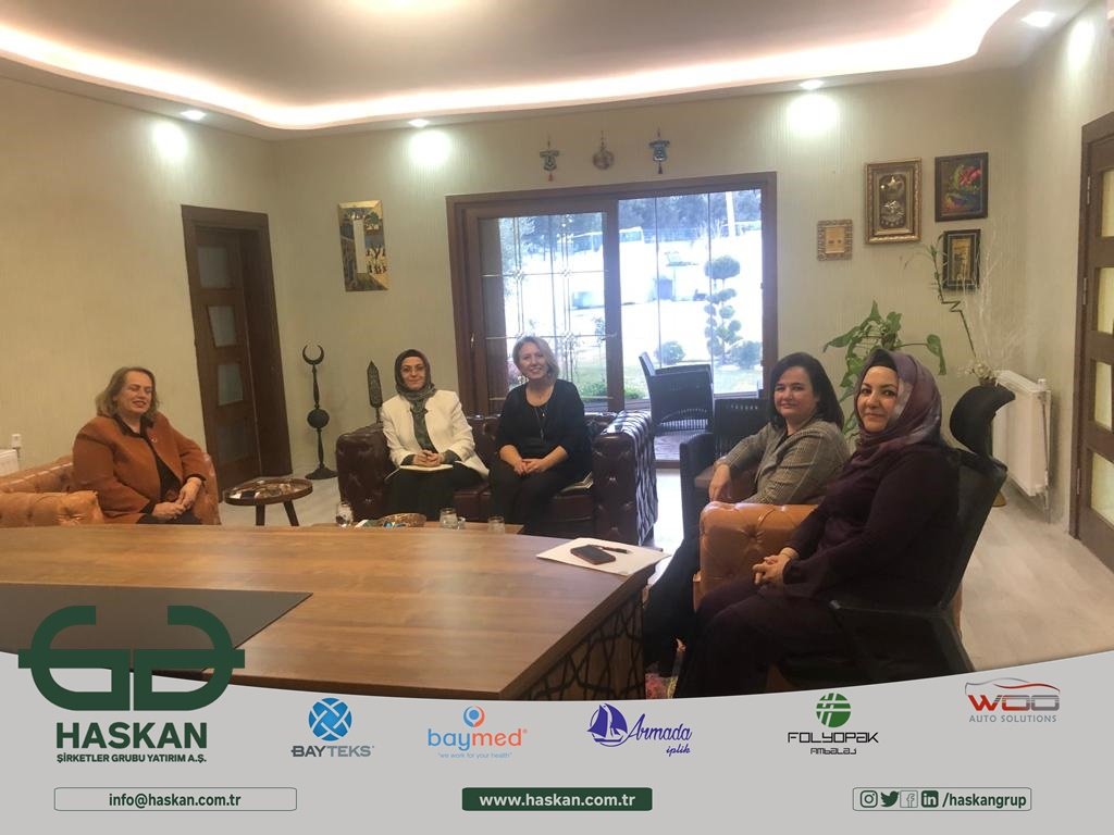 Kilis Belediye Başkanımızın değerli eşi Sn. Figen BULUT ve Kadın Kolları Başkanı Sn. Gönül ÖZTİN hanımefendiler BAYTEKS ve BAYMED markalarımızın tesislerini ziyaret ederek, Dünya Kadınlar Günü için planlanan özel organizasyonumuz hakkında istişarede bulundular. #kilis #gaziantep