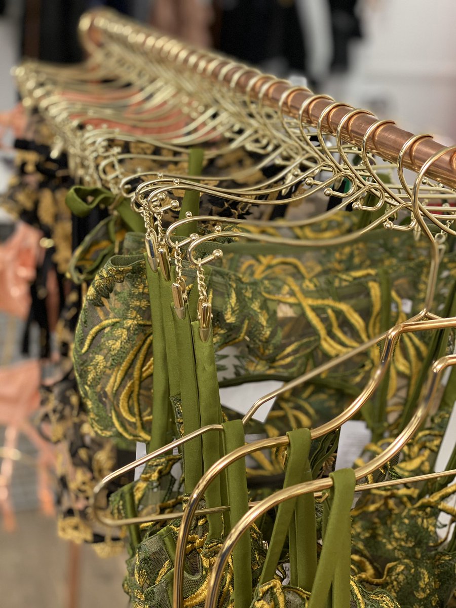 STUDIOPIA_'s tweet photo. #LondonFashionWeekend is on! The biggest style and shopping event of the season happening this weekend at the @lonedesignclub Soho pop up. More details: https://t.co/gzgSwAwi32

#LFW #Londonfashionweek #fashionweekpopup #lonedesignclub #LDC https://t.co/GZCt5SrZow