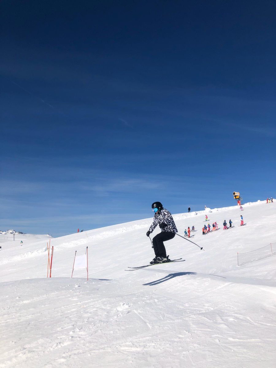 MissLGCole's tweet photo. Photos from the jump park yesterday @LatymerUpper #skitrip2020 https://t.co/n5IUuiVOGm
