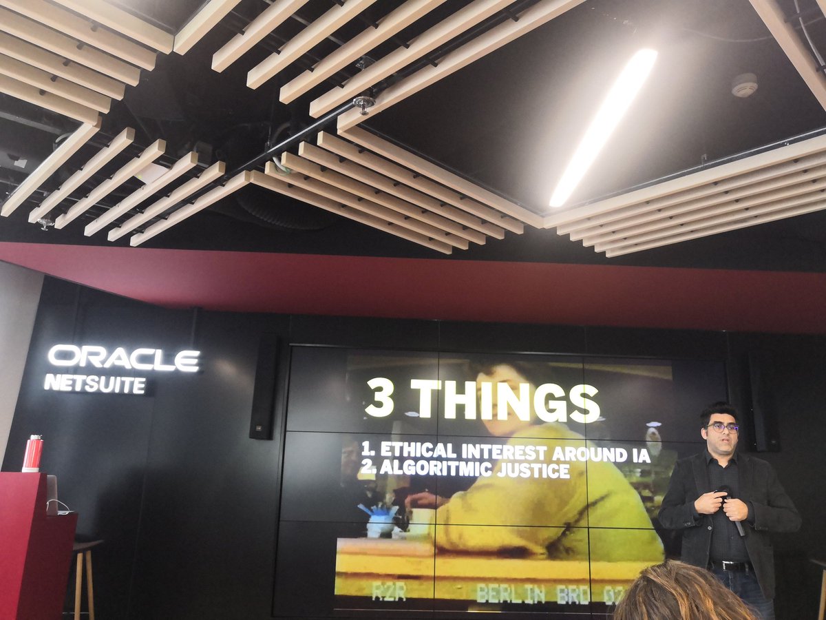 Next up, Ariel Guersenzvaig, Sr lecturer &amp; Researcher at @ElisavaBCN, talking on #AIEthics 

#WIAD20 #IAElement #IA #WIADBCN #IDFBCN
<a href="/WIADBarcelona/">WIAD Barcelona</a>