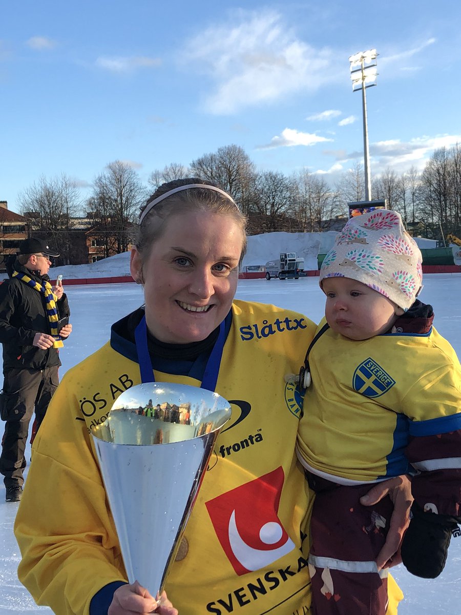 fosselius88's tweet photo. VM-GULD! #svbandy #bandyvm #vm2020oslo https://t.co/IRpSF7zyL2