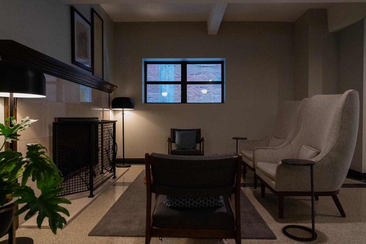 ElementDetroit's tweet image. At Element Detroit at the Metropolitan, we know how important it is to unplug and recharge. Whether you're here for the night or the week, we have the calm atmosphere to balance your life.

#StayInYourElement #MetropolitanBuildingDetroit