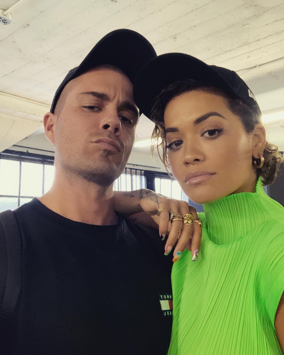 Cap buds for life <a href="/RitaOra/">Rita Ora</a> 👊🏻