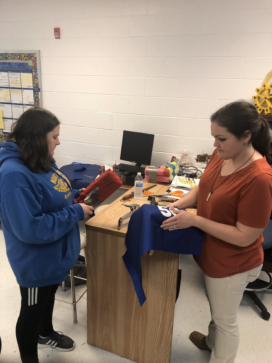 aynorrobotics's tweet image. Fun, fellowship, and FIRST.❤️
#FIRSTlikeagirl #ahsrobotics #team5063 #morethanarobot