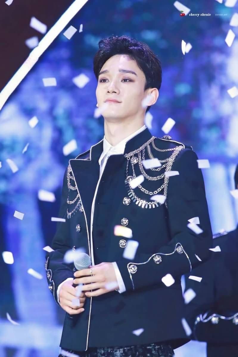 Chen-Kim JongdaePower: LightingHe really has a personality like lighting meaning he's a quite person but has the excitement to do things and shine very brightly doing what he loves and being with who he loves.