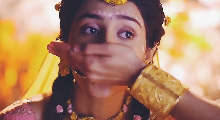 "tumse parey sochu mei kya, Meri kalpana ki udaan tum"TAKE ME TO THIS SEDATION AGAINNNN #RadhaKrishn