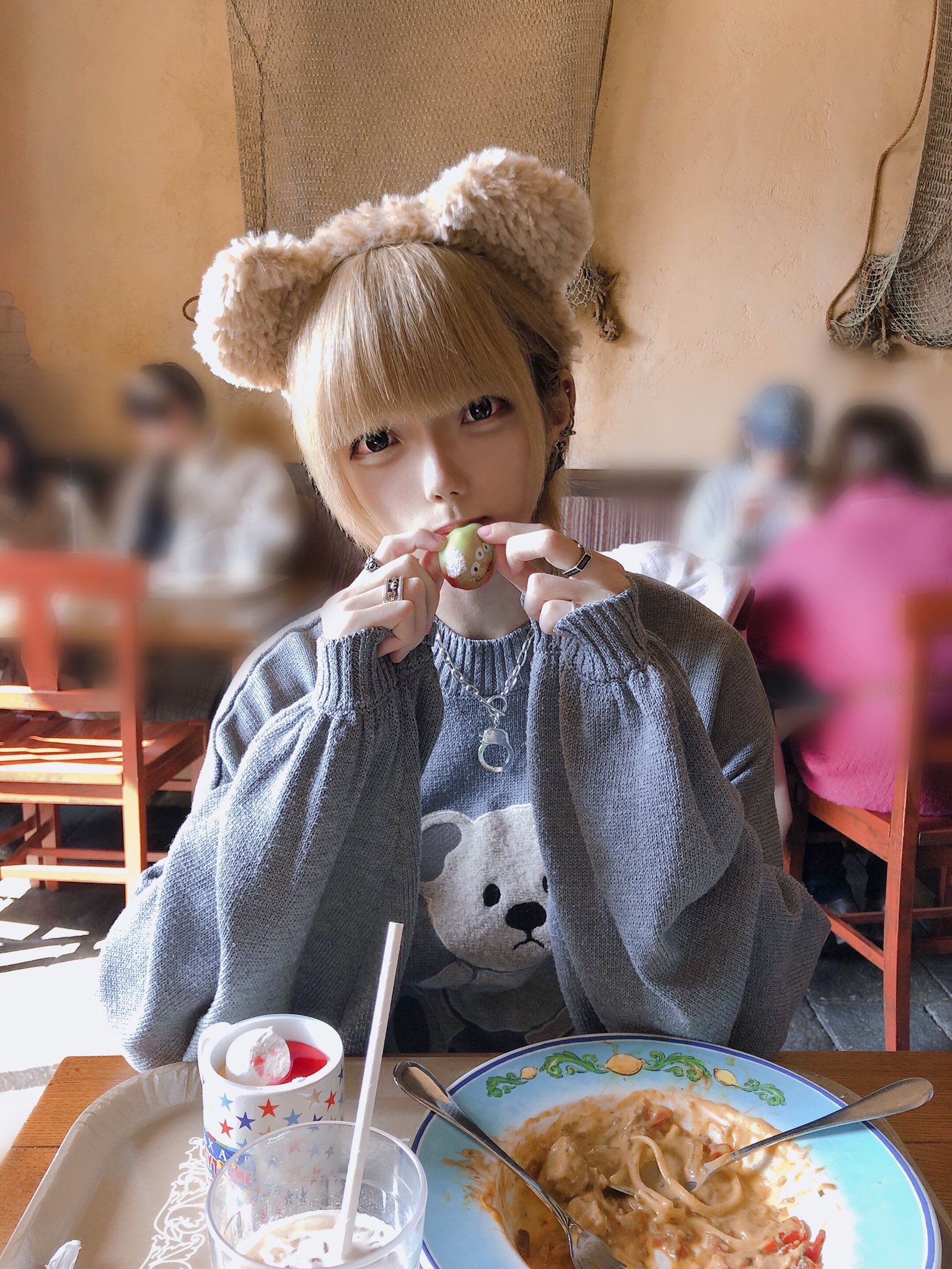 はうきさん ディズニー4時間 喫煙所2時間 T Co Lh9ggstkg8 Twitter