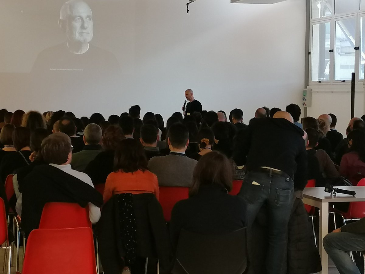 angelovent's tweet image. A #WIAD2020Vicenza @resmini ripercorre la storia dell&apos;Information Architecture, raccontando di Richard Saul Wurman e delle altre persone che hanno dato un contributo fondamentale a all&apos;Architettura dell&apos;Informazione
#WIAD2020 #TheIAElement