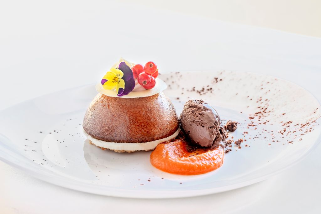 Los sábados siempre saben muy bien, pero con nuestra Tarta de zanahoria 🥕 con crema de queso saben aún mejor si es que eso es posible 😋 #VenaSamarkanda #PostresSamarkanda buff.ly/36IvH7A