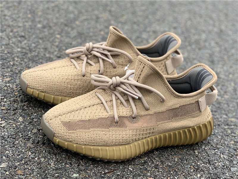 Used ADIDAS YEEZY BOOST 350 V2 EARTH SIZE 4 IN