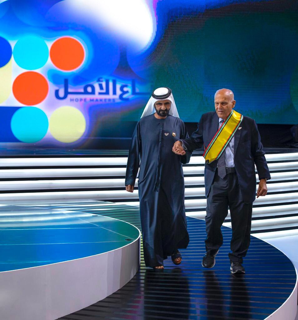 HHShkMohd's tweet image. مع البروفيسور مجدي يعقوب .. يداً بيد ..نصنع أملاً جديداً ... 

أطال الله عمره وزاده همة وطاقة ونشاطاً في خدمة الناس ..