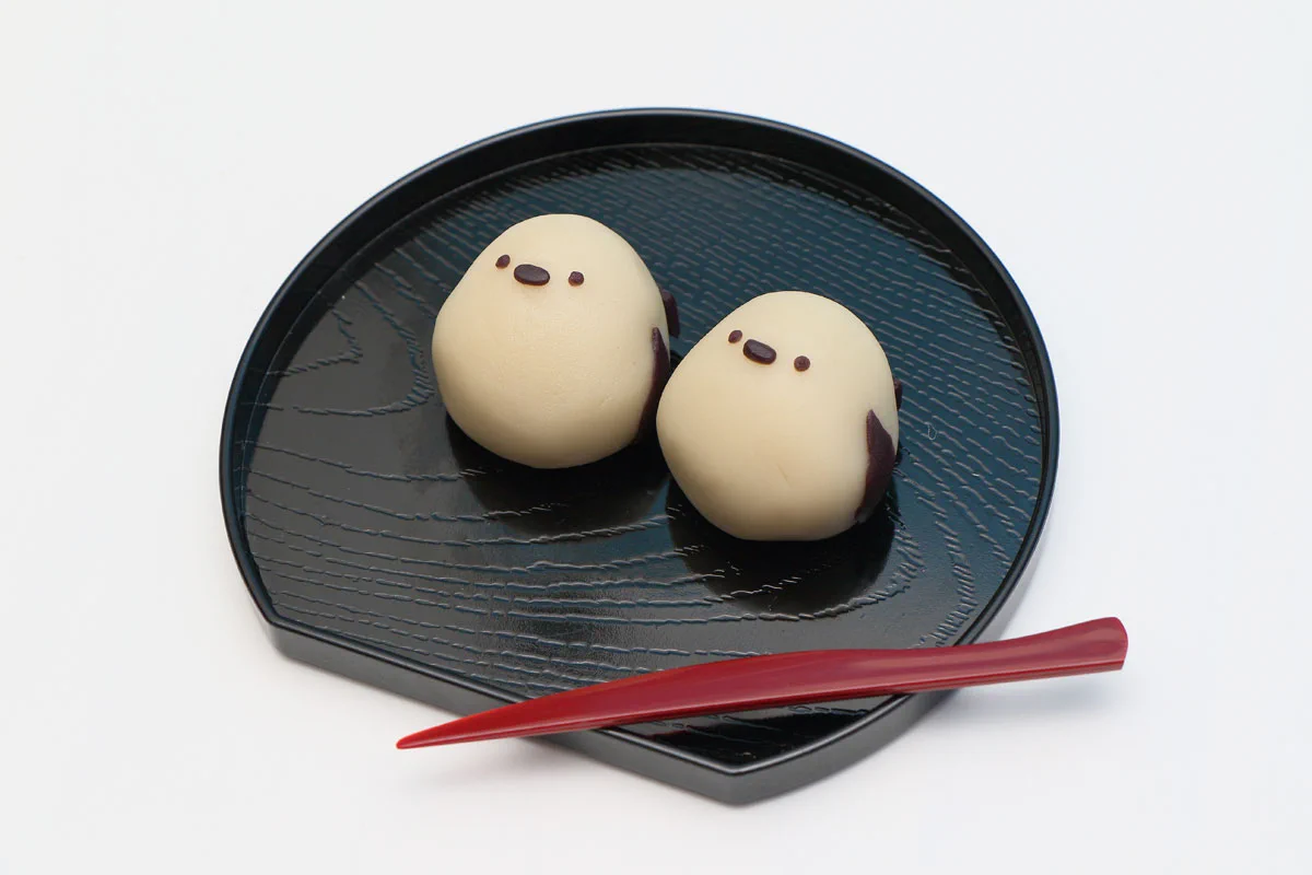 【本物そくり!?】シマエナガの練り切りが可愛すぎて食べるのがもったいない