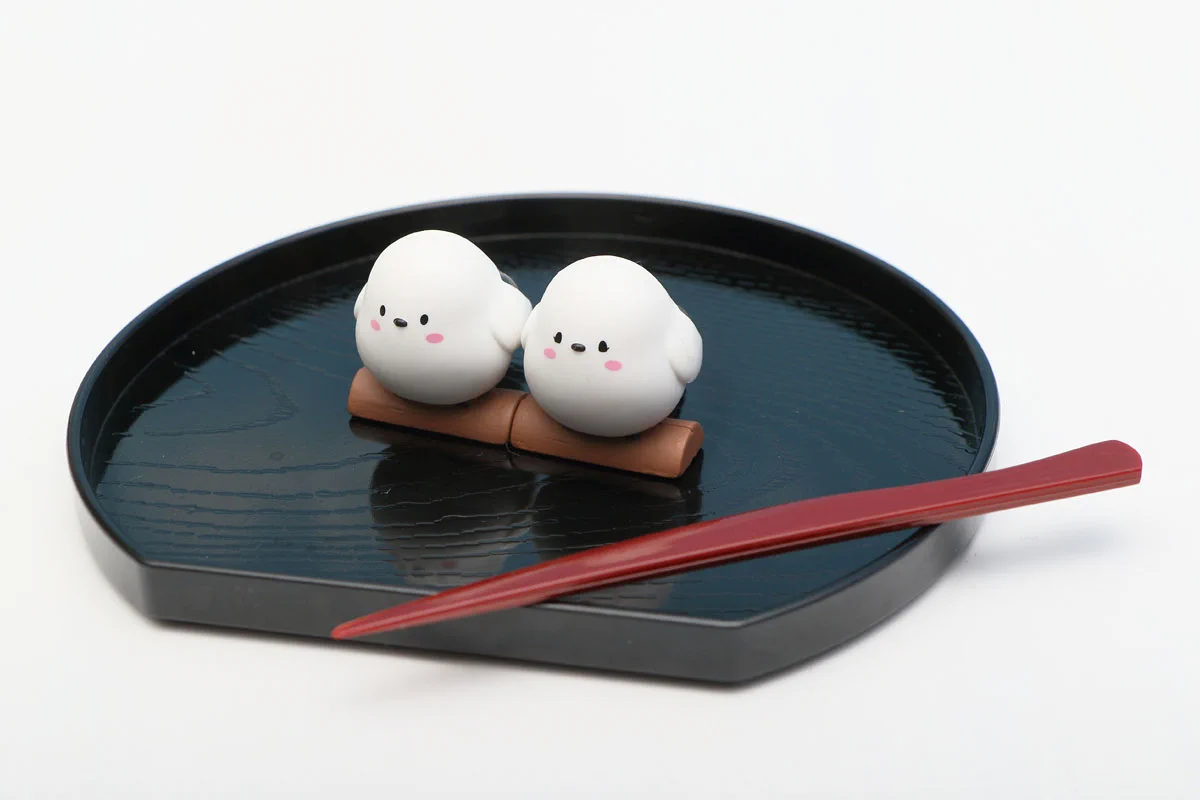 【本物そくり!?】シマエナガの練り切りが可愛すぎて食べるのがもったいない