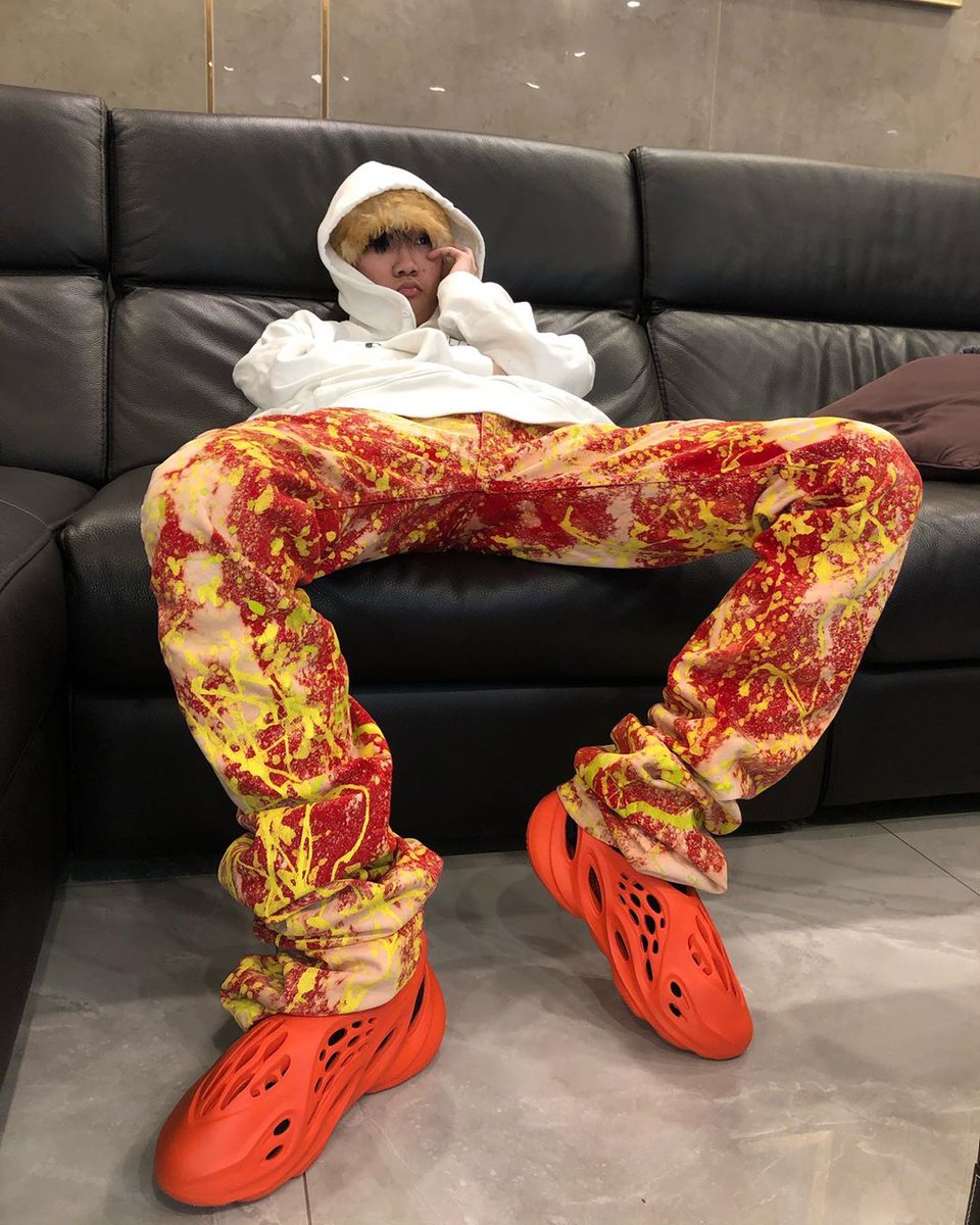 Longue Vie A Tous Mennes Ø¹ÙÙ ØªÙÙØªØ± Yeezy Foam Runner On Feet Sample Adidas