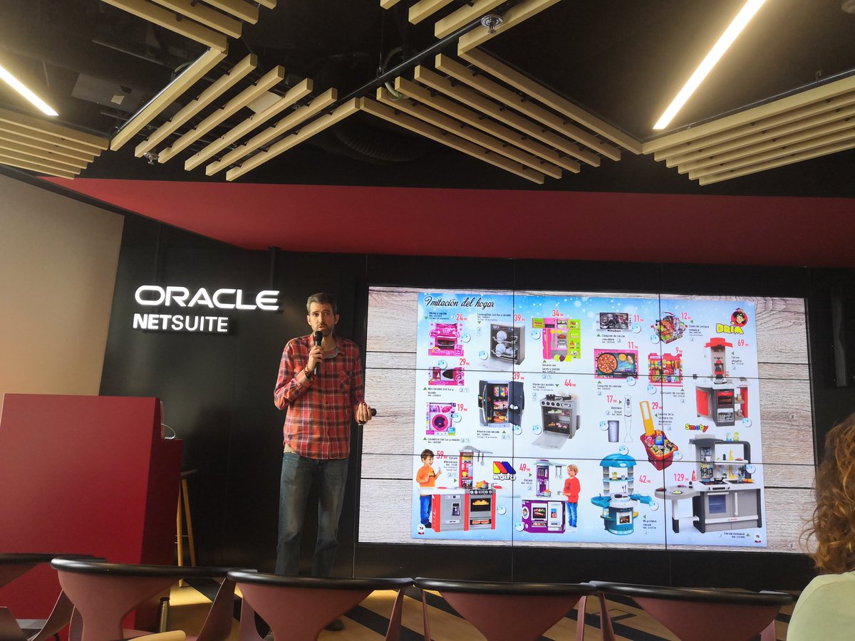 Dani Armengol @darmng, Freelance #IA #UX Consultant, talks about "Changing the focus of attention." 

Can you find the underlaying structure behind an IA?

<a href="/WIADBarcelona/">WIAD Barcelona</a>
#WIADBCN #WIAD20 #WIAD #IAElement #IDFBCN