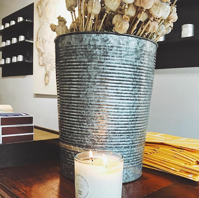 PurCandles's tweet photo. Currently burning 🔥 
Ps these Poppy Seed Heads! https://t.co/XgVfXrGbcg https://t.co/UEwJ4oWXV5