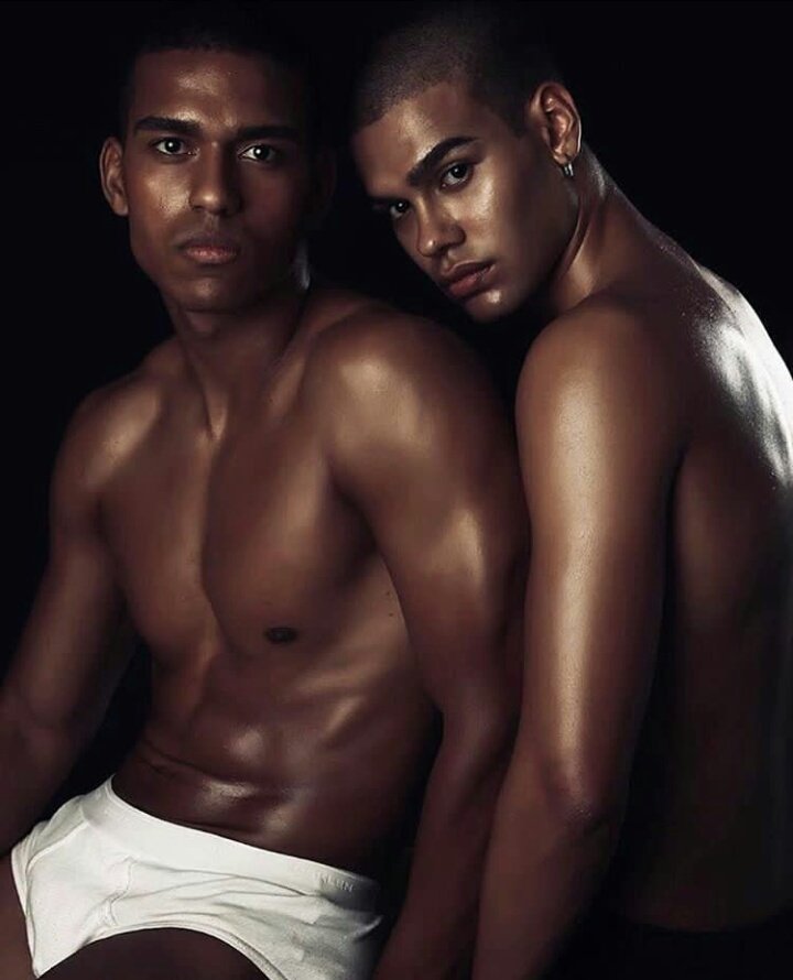 WModel3's tweet image. Brothers! 📸
Produção:Erick maia