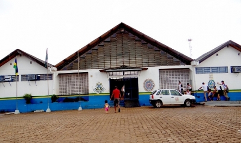 _ORondoniense's tweet image. Em alguns momentos dos áudios, descritos, é possível verificar a pressão exercida pelo diretor em vista da decisão dos professores em participar da assembleia, ressaltando que não se tratava de paralisação ou greve. 
#colégiomilitarTiradentes #devolvidos orondoniense.com.br/devolvidos-aud…