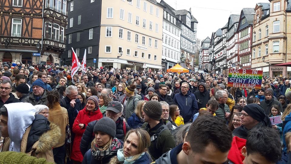 4500 Menschen heute bei der Mahnwache in #Marburg. #Wirstehenzusammen #Hanau