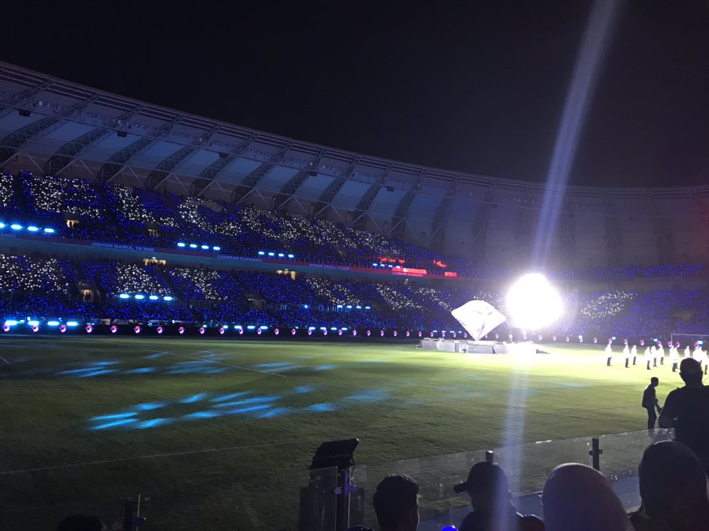 HadiFayyadh's tweet photo. JDT is so extra. Launching stadium siap masuk TV and jemput international artist. Kau mampoo? https://t.co/nXE1hkgUkG