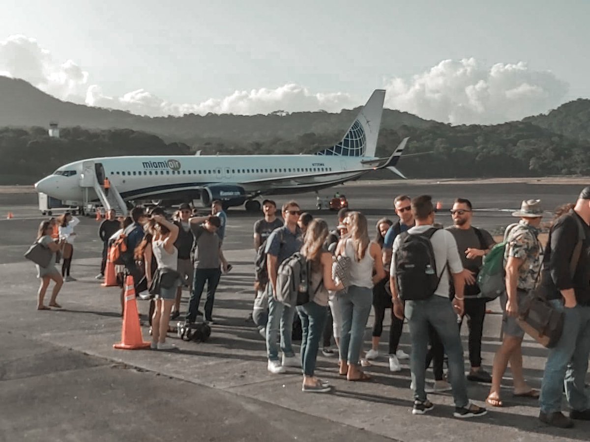 tocumenaero's tweet image. Recibimos en el Aeropuerto Internacional Panamá Pacífico, el vuelo Chárter de la Aerolínea @CharterMiamiAir procedente de Miami, Estados Unidos con 153 turistas que llegan a disfrutar de la fiesta del Carnaval.

¡Bienvenidos a Panamá!🇵🇦