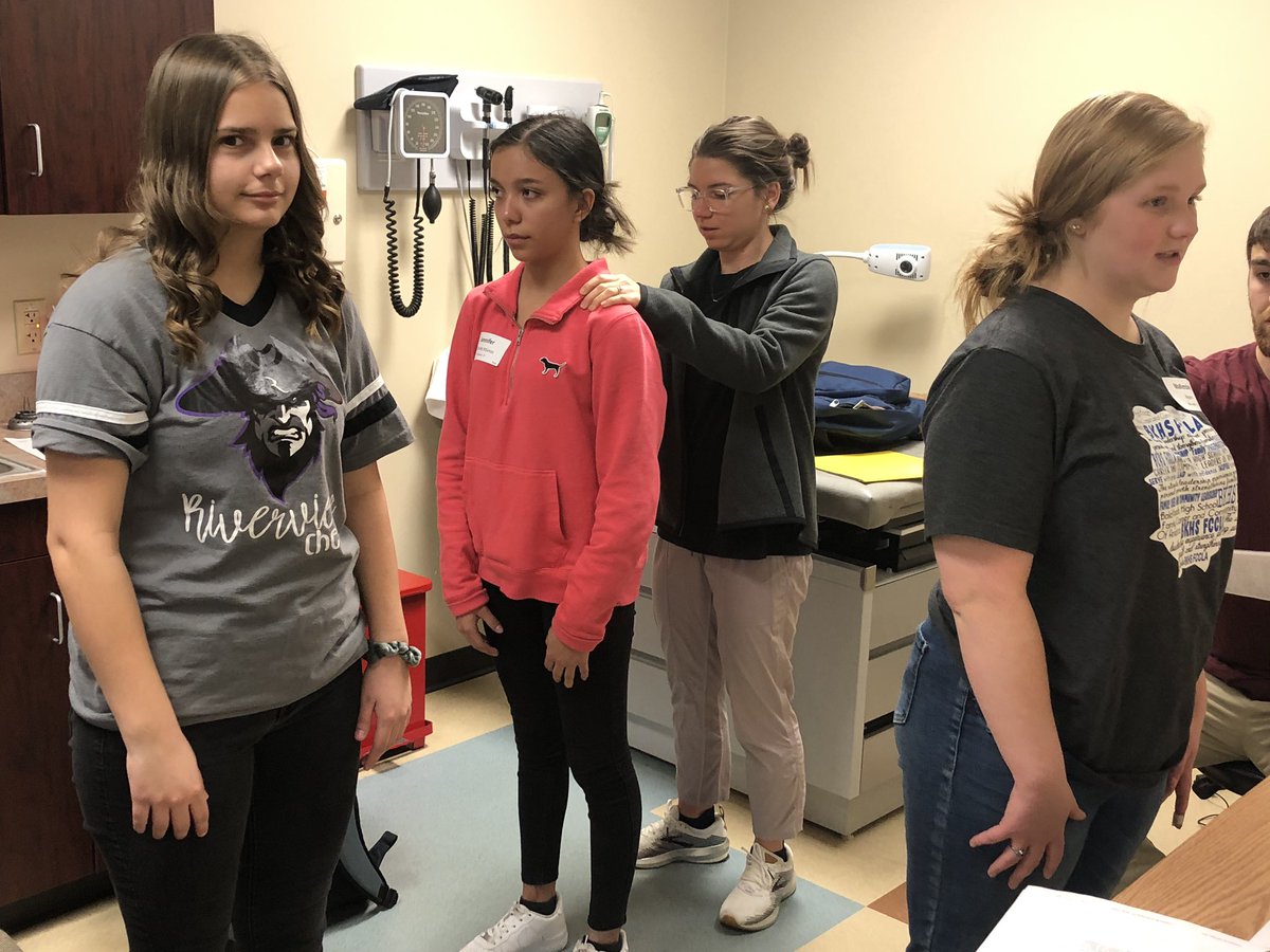 Harding_IPE's tweet image. The Center for Health Sciences @HardingU hosted students from #UpwardBound for health screenings, education and career information. @HUPharmacy @HUCSD @Harding_AT &amp;amp; #PhysicalTherapy collaborated for the event.
