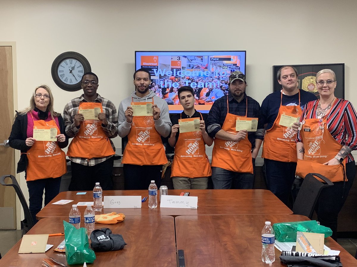 Orientation complete with 6 excited associates ready to hit the floor! And what else?? ... 6 new Homer Fund participants!!!! Welcome to team 4613! <a href="/MccourtDonTHD/">Don Mccourt</a> <a href="/DeeByars/">DeeByars</a>