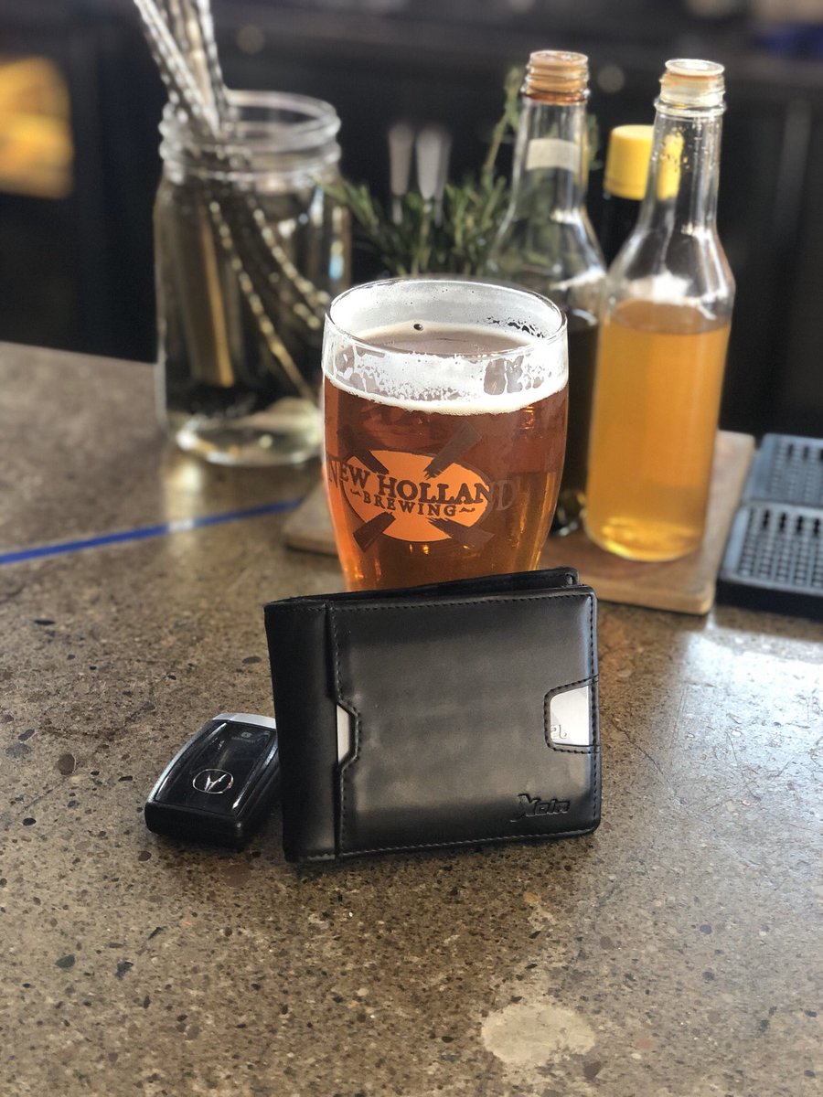 xoirwallets's tweet photo. Looks like the @xoirwallets Regent pairs nicely with the Mad Hatter from @newhollandbrew 

https://t.co/wYLVgnsmuz. https://t.co/sptmVTFd74