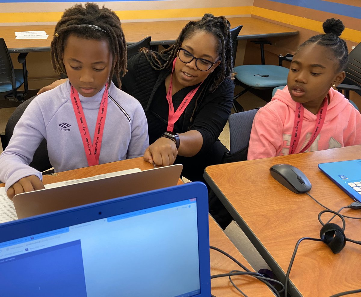 volunteerBGCLA's tweet photo. Build a webpage in a day workshop π» #blackgirlscode #bgcla #techdivas https://t.co/cl7vBiVI1E